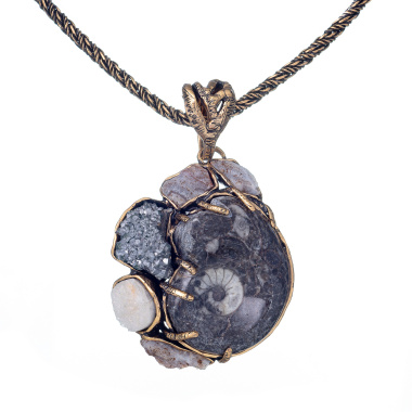 Колье Alcozer&J, аммонит, пирит, друзит, AL-C168BY22 золотистый