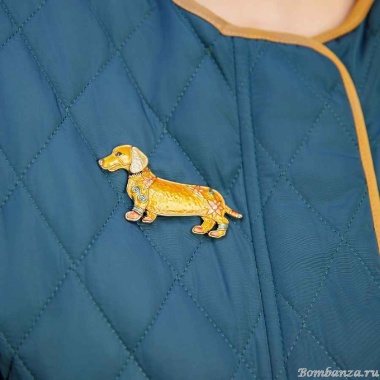 Брошь Shadore, Такса