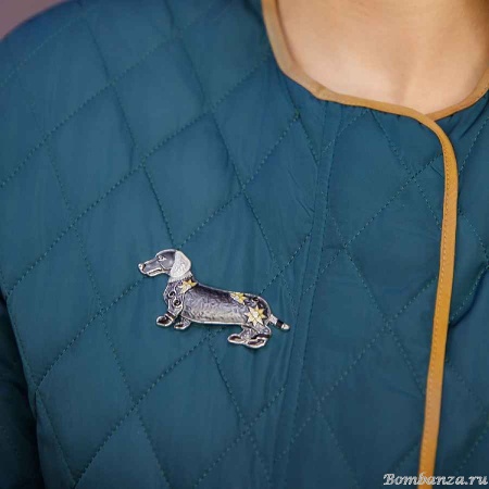 Брошь Shadore, Такса