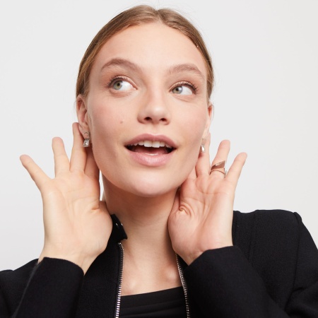 Серьги UNOde50 Ser Sin Complejos с белыми кристаллами, с серебром PEN0965BLNMTL0U Серьги UNOde50 Ser Sin Complejos с белыми кристаллами, с серебром PEN0965BLNMTL0U