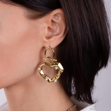 Серьги Moon Paris, с подвеской в форме сердца, с жемчугом, Mo-23.03-015 золотистый Серьги Moon Paris, с подвеской в форме сердца, с жемчугом, Mo-23.03-015 золотистый