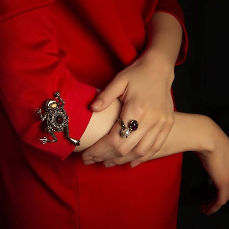 Кольцо Maurizio Mori, незамкнутое, с жемчугом и аметистом