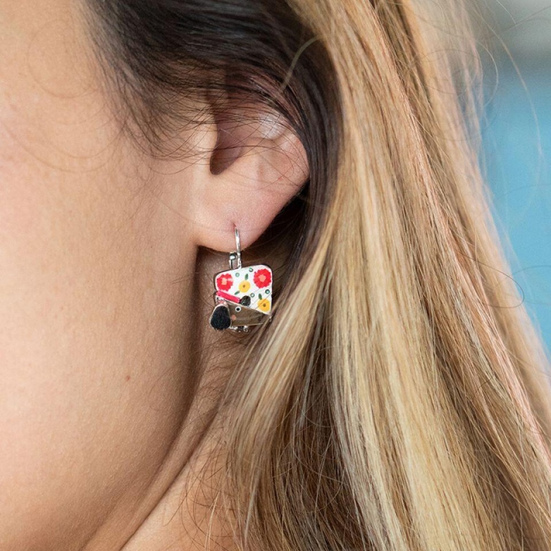 Серьги Taratata, Saucisse, серебристые, красные с эмалью и кристаллом, TT-E20-01701-103 Серьги Taratata, Saucisse, серебристые, красные с эмалью и кристаллом, TT-E20-01701-103