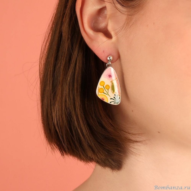 Серьги TARATATA, Brindille, с цветной смолой и микрошариками, TT-E24-07957-101 белый Серьги TARATATA, Brindille, с цветной смолой и микрошариками, TT-E24-07957-101 белый