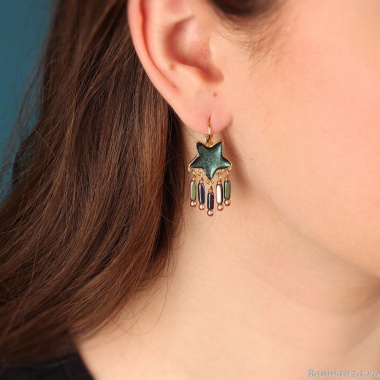 Серьги TARATATA, Clair de lune, со смолой,бусинами и слюдяной пудрой, TT-H24-04736-207 зеленый Серьги TARATATA, Clair de lune, со смолой,бусинами и слюдяной пудрой, TT-H24-04736-207 зеленый