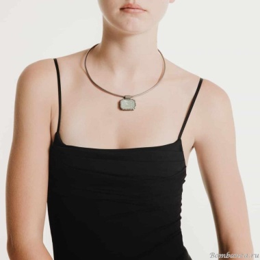 Колье Katerina Vassou, Agram, гривна, с кристаллом, KV24.2-401496BAGAVE аквамариновый Колье Katerina Vassou, Agram, гривна, с кристаллом, KV24.2-401496BAGAVE аквамариновый