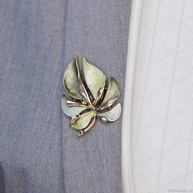 Брошь Shadore, Лист резной