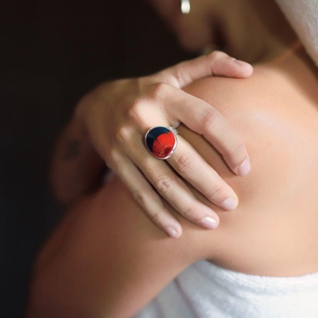 Кольцо Taratata, Gombos, разъемное, с красной смолой