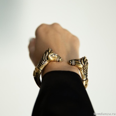 Браслет Polina Firenze, кафф, лошадь с кристаллами и эмалью, PF25.2-BR4321 золотистый