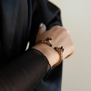 Браслет Polina Firenze, кафф, зебра с кристаллами и эмалью, PF25.2-BR4287 золотистый