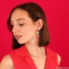 Серьги TARATATA, Cannelle, с цветной смолой и стеклянными бусинами, TT-E24-01906-20M золотистый Серьги TARATATA, Cannelle, с цветной смолой и стеклянными бусинами, TT-E24-01906-20M золотистый