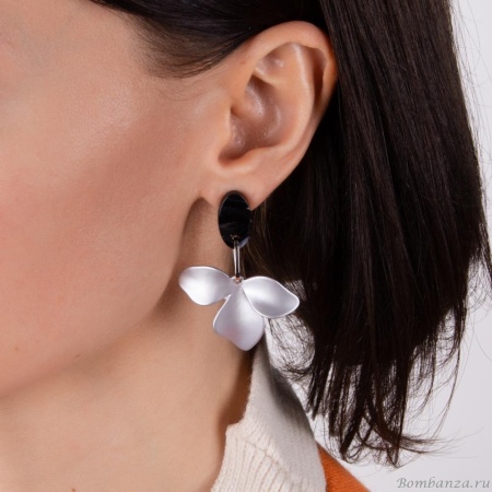 Серьги Nuance, асимметричные, с подвесками-цветами, NFN-23.03-006 серебристый