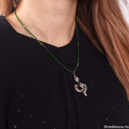 Колье Lanzerotti, Verde, жад, кристаллы, змея с гелиотисом, LZ-24.12-564 зеленый