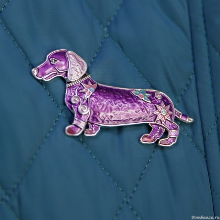 Брошь Shadore, Такса