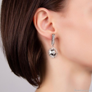 Серьги Moon Paris, Ringo, с кристаллами, подвеска солнце, MR-21.04-025 серебристый Серьги Moon Paris, Ringo, с кристаллами, подвеска солнце, MR-21.04-025 серебристый