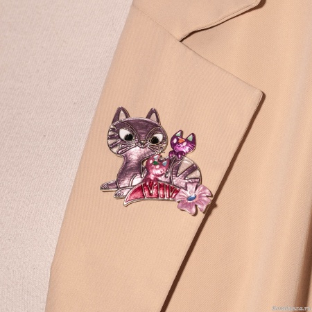 Брошь Shadore, Семейка