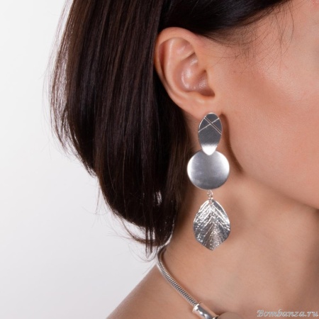Серьги Moon Paris, Lorian, с подвеской в форме листа, ML-23.03-003 серебристый Серьги Moon Paris, Lorian, с подвеской в форме листа, ML-23.03-003 серебристый