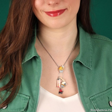 Колье TARATATA, Chapardeuse, с цветной смолой, бусинами и нитью, TT-H24-07118-10M серебристый Колье TARATATA, Chapardeuse, с цветной смолой, бусинами и нитью, TT-H24-07118-10M серебристый