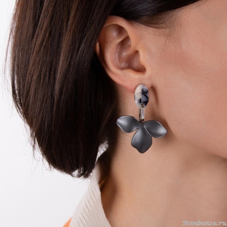 Серьги Nuance, асимметричные, с подвесками-цветами, NFN-23.03-006 серебристый