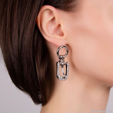 Серьги Moon Paris, Ringo, подвеска в форме пряжки, с кристаллами, MR-21.04-011 серебристый Серьги Moon Paris, Ringo, подвеска в форме пряжки, с кристаллами, MR-21.04-011 серебристый