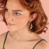 Серьги TARATATA, Amourette, с цветной смолой и стеклянными бусинами, TT-T23-02904-201 белый Серьги TARATATA, Amourette, с цветной смолой и стеклянными бусинами, TT-T23-02904-201 белый