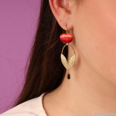 Серьги TARATATA, Crocus, асимметричные,смола,микрошарики,бусины, TT-H24-02755-203 красный Серьги TARATATA, Crocus, асимметричные,смола,микрошарики,бусины, TT-H24-02755-203 красный