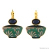 Серьги TARATATA, Cannelle, с цветной смолой и стеклянными бусинами, TT-E24-01701-207 зеленый Серьги TARATATA, Cannelle, с цветной смолой и стеклянными бусинами, TT-E24-01701-207 зеленый