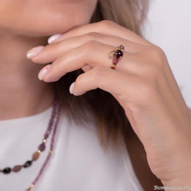 Кольцо Lanzerotti, Alhambra, стрейч, жемчуг, турмалин, кристаллы, LZ-25.04-128 бордовый Кольцо Lanzerotti, Alhambra, стрейч, жемчуг, турмалин, кристаллы, LZ-25.04-128 бордовый