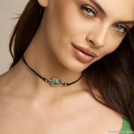 Колье VIDDA, Bloom, кожаное, с австрийским кристаллом, VD23-01740 зеленый, 45см